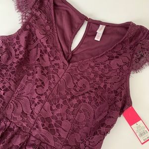 New lace dress